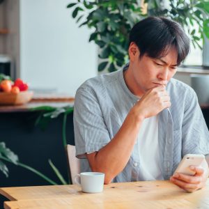 男性　悩む