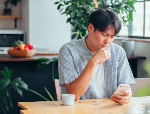 男性　悩む