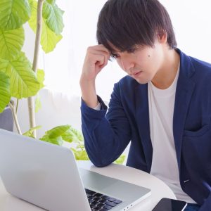 男性　悩む